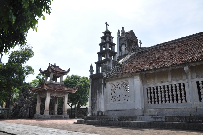 Nhà thờ Phát Diệm danh lam thắng cảnh nổi tiếng tạm đóng cửa chung tay đẩy lùi nCov - Ảnh 13.