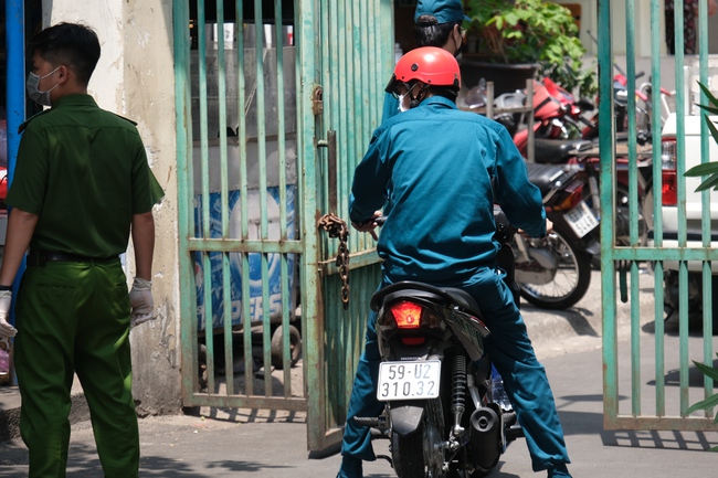 TP.HCM thông tin mới nhất về các mẫu xét nghiệm người tiếp xúc với ca bệnh Covid-19 tại chung cư Hòa Bình - Ảnh 1. TP.HCM thông tin mới nhất về các mẫu xét nghiệm người tiếp xúc với ca bệnh Covid-19 tại chung cư Hòa Bình - Ảnh 1.