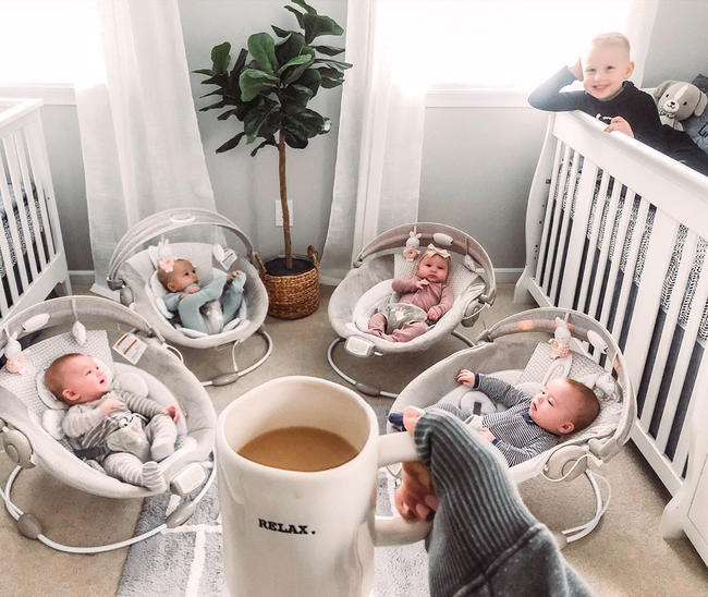 A mother with many children talks about her journey of being pregnant with quadruplets: Every night she breathes a sigh of relief because she has passed another day - Photo 12.