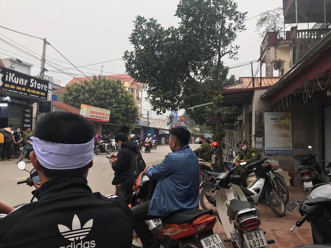 Người dân của gia đình đau xót trước sự việc Người dân của gia đình đau xót trước sự việc