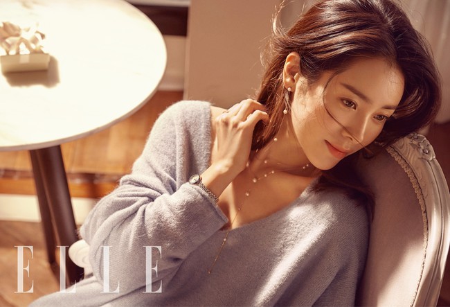 10 mỹ nhân Hàn đẹp nhất trong mắt netizen Trung: Song Hye Kyo, Son Ye Jin đều có mặt nhưng nhận được nhiều lời khen nhất lại là người đẹp 49 tuổi này - Ảnh 2.