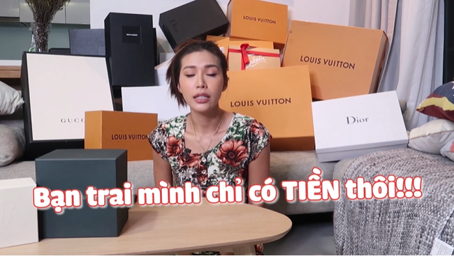 Minh Tú khoe bạn trai không có gì ngoài tiền, đập hộp hàng hiệu tiền tỷ để &quot;cà khịa&quot; vì bị chê keo kiệt - Ảnh 3.