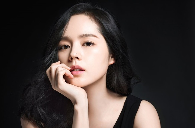10 mỹ nhân Hàn đẹp nhất trong mắt netizen Trung: Song Hye Kyo, Son Ye Jin đều có mặt nhưng nhận được nhiều lời khen nhất lại là người đẹp 49 tuổi này - Ảnh 3.
