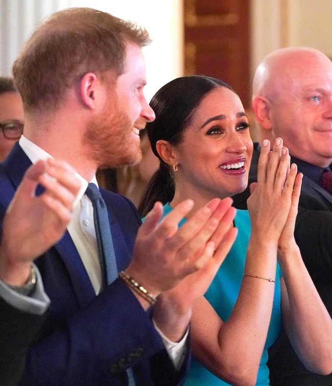 Công chúa nước Anh buộc phải hủy bỏ tiệc cưới vì Covid-19, trong khi nhà Meghan Markle khăng khăng muốn quay lại hoàng gia bất chấp dịch bệnh - Ảnh 1. Công chúa nước Anh buộc phải hủy bỏ tiệc cưới vì Covid-19, trong khi nhà Meghan Markle khăng khăng muốn quay lại hoàng gia bất chấp dịch bệnh - Ảnh 1.