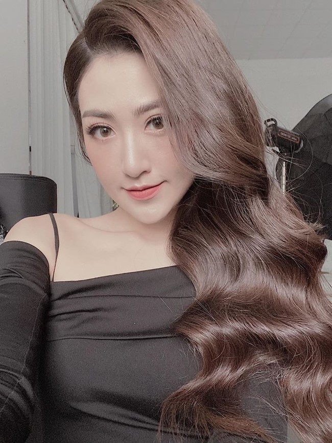 Dương T&uacute; Anh b&agrave;y tỏ: Up