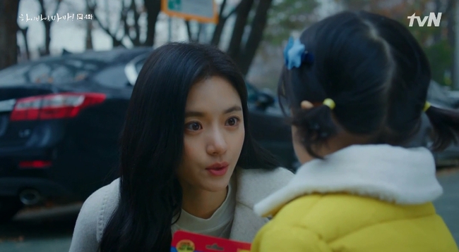 &quot;Hi Bye, Mama&quot;: Xúc động cảnh Kim Tae Hee thực hiện tâm nguyện của &quot;hồn ma nhí&quot; muốn gặp lại mẹ ruột - Ảnh 4.