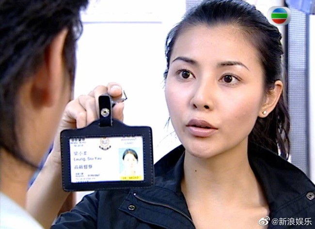 &quot;Bằng chứng thép 4&quot; trên TVB: Hoa hậu Hồng Kông bị chê đơ, Xa Thi Mạn - Mông Gia Tuệ làm cảnh sát đẹp nức nở  - Ảnh 7.
