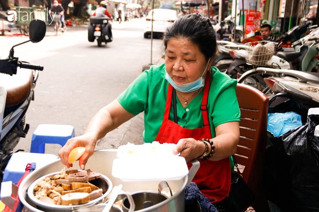 Nét duyên ẩm thực trên đất Kinh Kỳ chẳng cầu kì hoa mỹ với xôi sắn dẻo bùi - Ảnh 3.