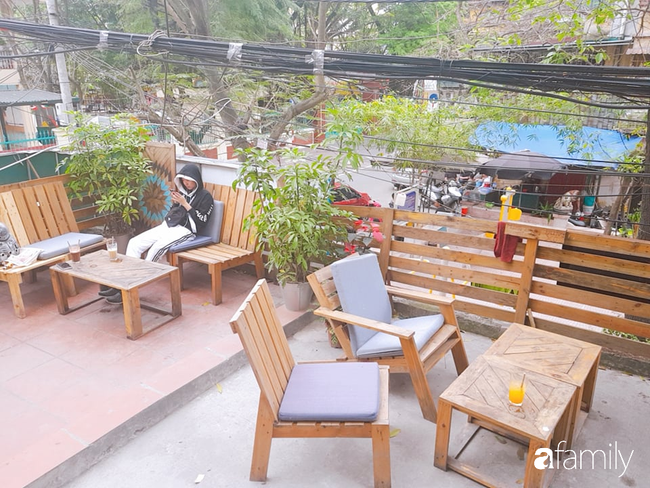 Quán cafe nổi tiếng Hà Nội bị tố vô văn hóa, dân mạng đồng loạt tặng "bão" 1 sao vì chủ quán chửi khách: "Mày đến không chào hỏi ai à?" - Ảnh 1.