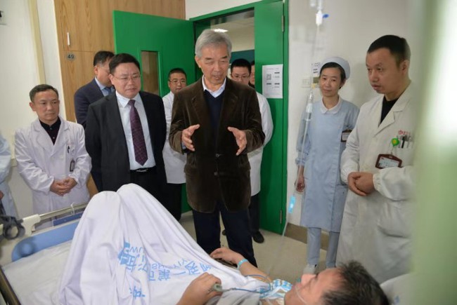 Bước sang tuổi 73 nhưng cơ thể vẫn khỏe mạnh phong độ, cựu Thứ trưởng Bộ Y tế Trung Quốc “bật mí” cách phòng chống gan nhiễm mỡ đến từ 3 điều đơn giản này - Ảnh 2.