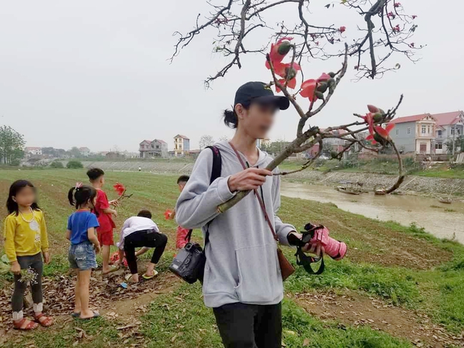 Cây gạo trong phim &quot;Cô gái nhà người ta&quot; nổi tiếng một thời nay trở nên xác xơ, bị phá hoại khiến dân mạng phải lắc đầu ngao ngán - Ảnh 2.