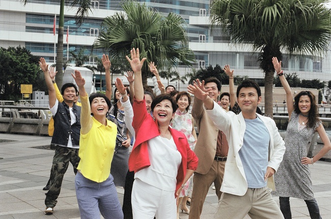 &quot;Gia đình vui vẻ&quot; của TVB: Lâm Văn Long lấy vợ lúc đóng phim, Liêu Bích Nhi gây tiếc nuối vì gọt mặt, bỏ rơi chồng Dương Mịch - Ảnh 4.