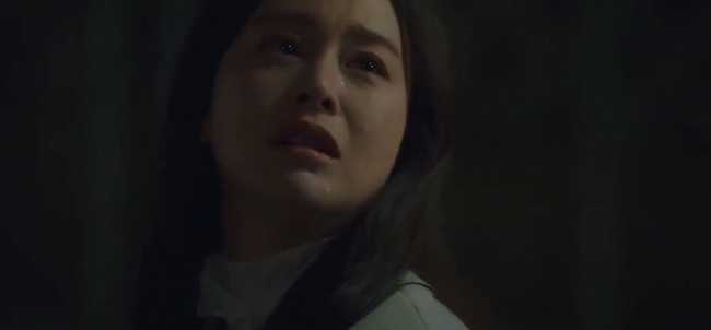 &quot;Hi Bye, Mama&quot;: Xúc động cảnh Kim Tae Hee ôm mẹ gào khóc trong bệnh viện, bố ruột ngã quỵ khi thấy con gái còn sống  - Ảnh 2.