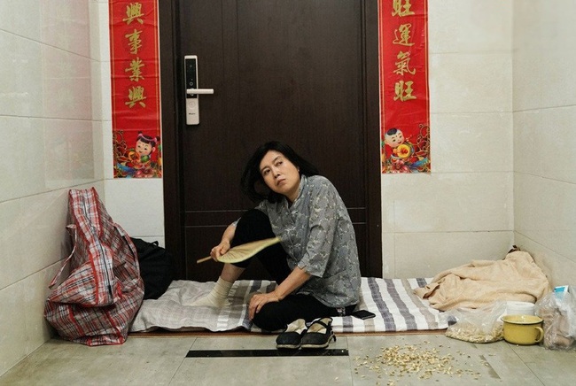 "Nữ nhân bán nhà" tập cuối cắt xén cẩu thả, Tôn Lệ - La Tấn không có một nụ hôn trọn vẹn - Ảnh 6. "Nữ nhân bán nhà" tập cuối cắt xén cẩu thả, Tôn Lệ - La Tấn không có một nụ hôn trọn vẹn - Ảnh 6.