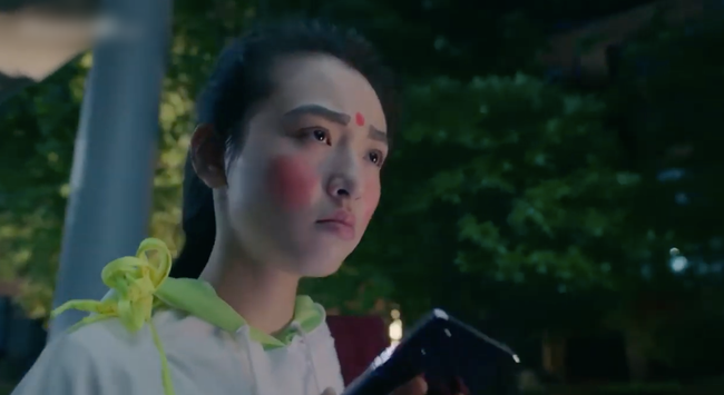"Lê hấp đường phèn" đạt No.1 bảng vàng rating, Douban cực khủng, nữ chính Ngô Thiến từ xinh đẹp trở nên xấu xí - Ảnh 10. "Lê hấp đường phèn" đạt No.1 bảng vàng rating, Douban cực khủng, nữ chính Ngô Thiến từ xinh đẹp trở nên xấu xí - Ảnh 10.