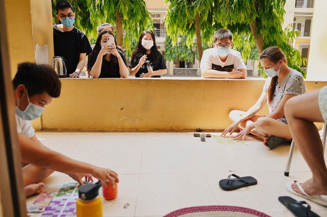 Từ hái rau sạch, vận động thể thao cho tới kết giao bạn mới, Võ Hoàng Yến khoe cuộc sống đầy "healthy" những ngày trong khu cách ly - Ảnh 3. Từ hái rau sạch, vận động thể thao cho tới kết giao bạn mới, Võ Hoàng Yến khoe cuộc sống đầy "healthy" những ngày trong khu cách ly - Ảnh 3.