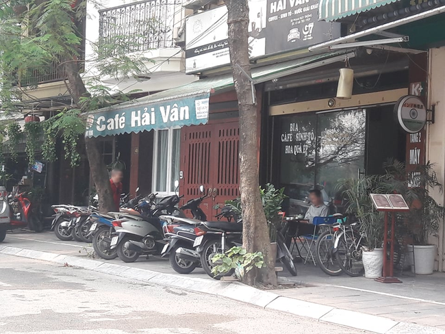 Hà Nội: Công an đến tận các hàng quán nhắc nhở đóng cửa vì chưa nắm được lệnh - Ảnh 14.