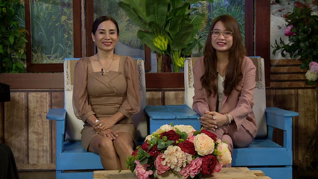 Thanh Trần lần đầu xuất hiện trên truyền hình cùng mẹ ruột U50 mà lại trẻ như 2 chị em - Ảnh 4.