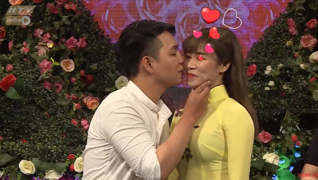 "Bạn muốn hẹn h&ograve;": N&agrave;ng U40 được con trai đăng k&yacute; tham gia chương tr&igrave;nh v&igrave; muốn mẹ c&oacute; chồng mới khiến Hồng V&acirc;n trầm trồ - Ảnh 17.