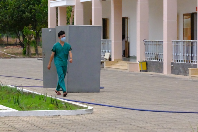Khẩn: TP.HCM tạm ngưng hoạt động các phòng khám tư, cơ sở phẫu thuật thẩm mỹ từ ngày 30/3 - Ảnh 2. Khẩn: TP.HCM tạm ngưng hoạt động các phòng khám tư, cơ sở phẫu thuật thẩm mỹ từ ngày 30/3 - Ảnh 2.