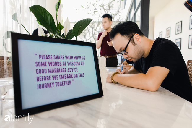 My Lan Nguyễn - Cô gái có cuộc tình như mơ từ FB và sự "đấu tranh" với phụ huynh để mặc váy cưới đuôi cá màu tím, đội sừng Unicorns trong hôn lễ của chính mình - Ảnh 27. My Lan Nguyễn - Cô gái có cuộc tình như mơ từ FB và sự "đấu tranh" với phụ huynh để mặc váy cưới đuôi cá màu tím, đội sừng Unicorns trong hôn lễ của chính mình - Ảnh 27.
