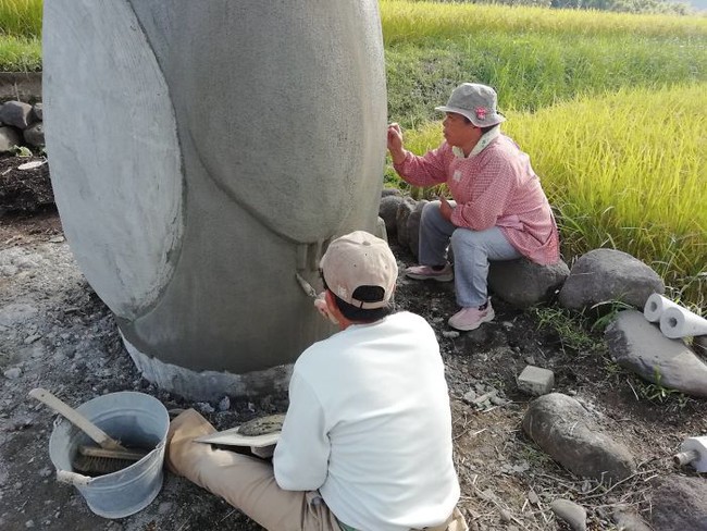 Mê phim hoạt hình Totoro, đôi vợ chồng già cặm cụi làm bến xe bus độc nhất vô nhị, khách thi nhau tìm đến chụp ảnh - Ảnh 6.