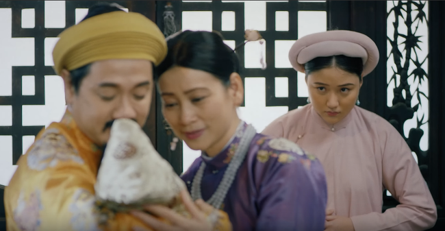 "Phượng Khấu" lên sóng tập 1: Fan ngỡ ngàng vì Hồng Đào bị lồng tiếng lệch pha, lời thoại quá kịch, âm thanh ồn ào - Ảnh 11. "Phượng Khấu" lên sóng tập 1: Fan ngỡ ngàng vì Hồng Đào bị lồng tiếng lệch pha, lời thoại quá kịch, âm thanh ồn ào - Ảnh 11.