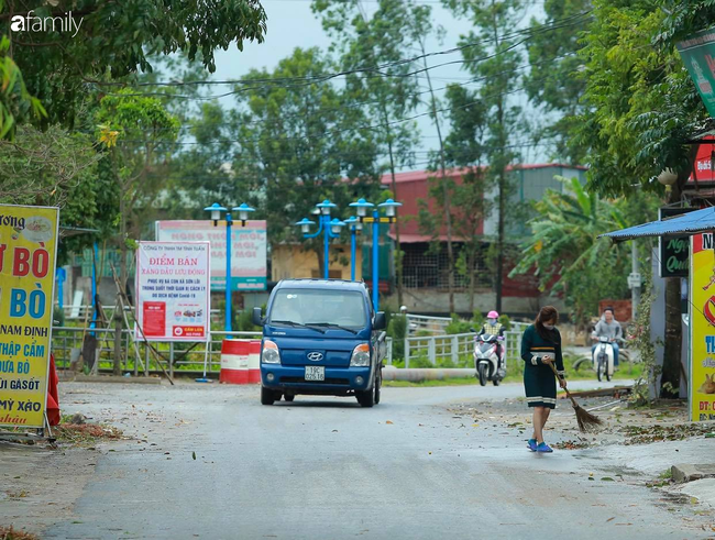 Cảm xúc của người dân Sơn Lôi ngày đầu tiên hết cách ly: &quot;Tôi sẽ về thăm nhà ngoại ngay&quot; - Ảnh 1.