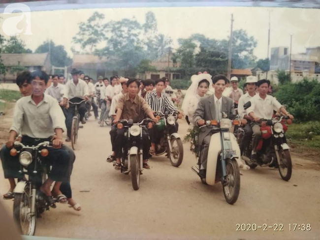 Anh chàng &quot;ế vợ&quot; gặp cô gái xinh &quot;ế chồng&quot; rồi quyết định kết hôn, 25 năm sau vẫn khiến người ta ghen tị nhờ bí quyết hôn nhân &quot;nhỏ mà có võ&quot; - Ảnh 3.