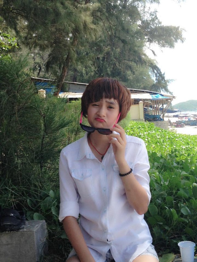 Sau nhiều bị săm soi và mỉa mai là sản phẩm của thẩm mỹ, Hiền Hồ tung loạt ảnh cũ chứng minh nhan sắc đẹp tự nhiên - Ảnh 4. Sau nhiều bị săm soi và mỉa mai là sản phẩm của thẩm mỹ, Hiền Hồ tung loạt ảnh cũ chứng minh nhan sắc đẹp tự nhiên - Ảnh 4.