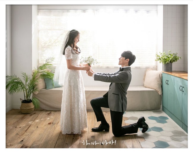 &quot;Hi Bye, Mama&quot; tung bộ ảnh cưới của Kim Tae Hee ngọt ngào bên trai trẻ, không biết Bi Rain khi xem có nổi cơn ghen với bà xã? - Ảnh 13.