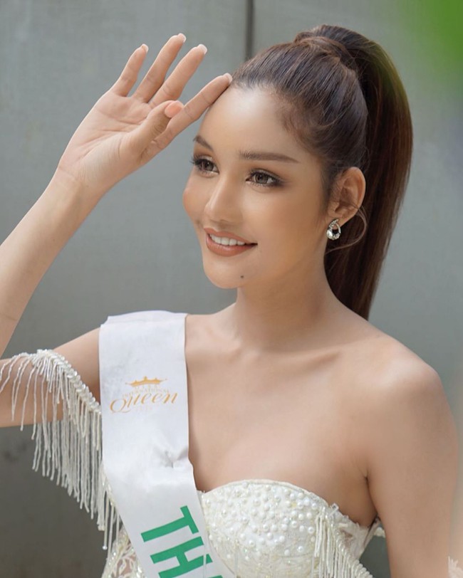 Xuất hiện &quot;chị em sinh đôi&quot; của Bích Phương tại Hoa hậu Chuyển giới Quốc tế 2020, xinh đẹp thế này bảo sao Hoài Sa phải chịu thua - Ảnh 5.