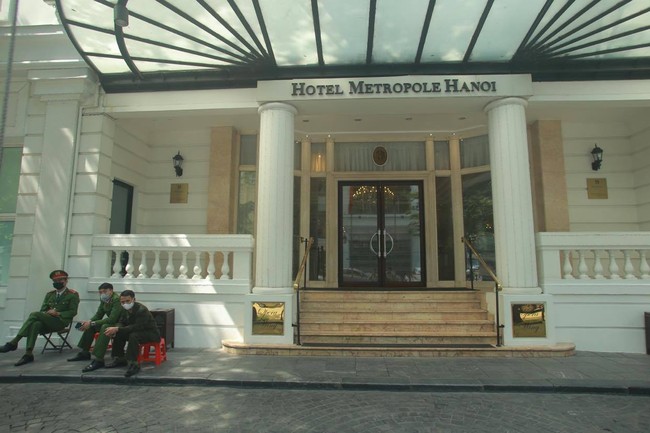Khách sạn Metropole tạm dừng hoạt động do có hai du khách từng lưu trú tại đây dương tính với Covid-19 - Ảnh 7.