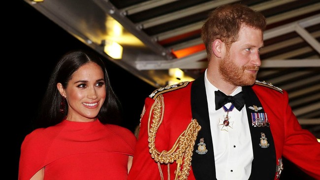 Cú sốc hoàng gia Anh: Meghan Markle được cho là hét giá 29 tỷ đồng để tạo ra &quot;quả bom&quot; làm nổ tung gia đình nhà chồng - Ảnh 1.