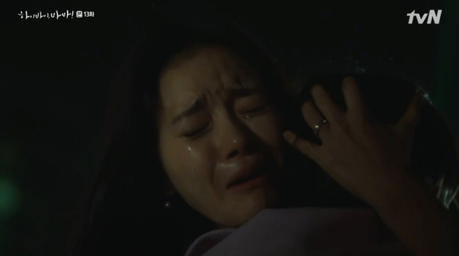 "Hi Bye, Mama": Kim Tae Hee bị lộ thân phận là hồn ma tái sinh, "mợ hai" cấm cản không cho gặp con gái - Ảnh 3. "Hi Bye, Mama": Kim Tae Hee bị lộ thân phận là hồn ma tái sinh, "mợ hai" cấm cản không cho gặp con gái - Ảnh 3.