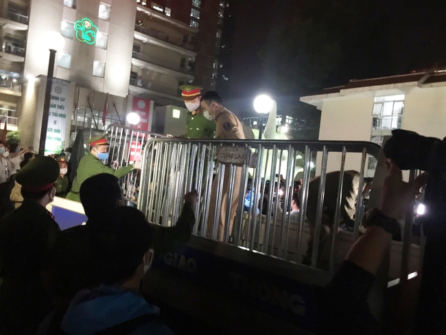 Trước giờ dỡ cách ly Trước giờ dỡ cách ly