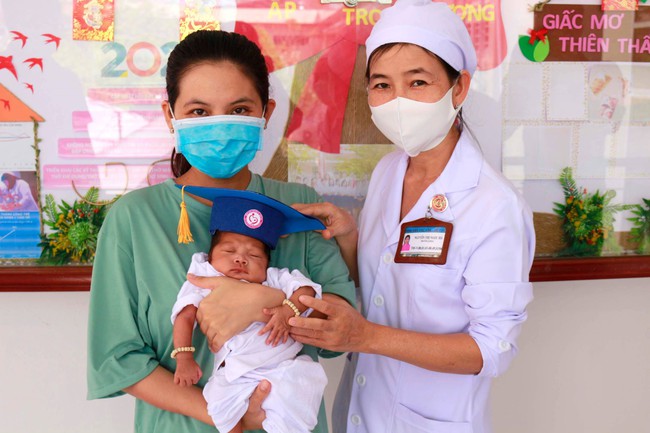 Cảnh báo căn bệnh nguy hiểm khiến bé gái phải chào đời khi mới hơn 30 tuần và suy hô hấp nặng - Ảnh 2. Cảnh báo căn bệnh nguy hiểm khiến bé gái phải chào đời khi mới hơn 30 tuần và suy hô hấp nặng - Ảnh 2.