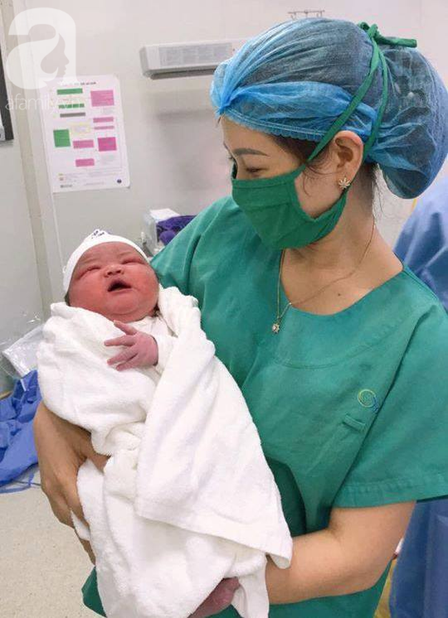 Quảng Ninh: Bé gái sơ sinh nặng kỷ lục 6.1kg vừa chào đời - Ảnh 1.