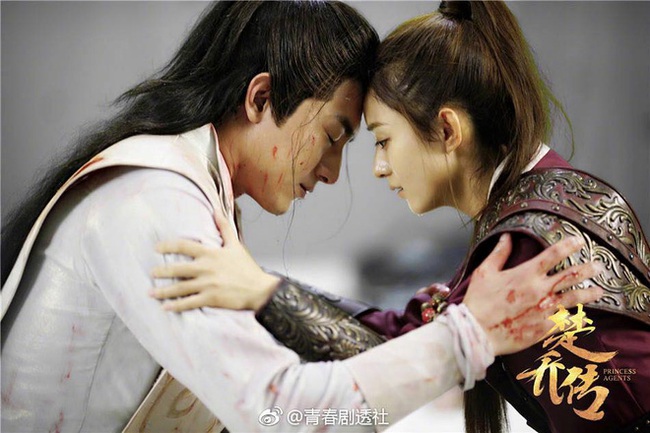 "Sở Kiều truyện" bị đào bới: Lâm Canh Tâm xấu hổ đỏ mặt, bỏ chạy khỏi trường quay sau khi hôn Triệu Lệ Dĩnh - Ảnh 6. "Sở Kiều truyện" bị đào bới: Lâm Canh Tâm xấu hổ đỏ mặt, bỏ chạy khỏi trường quay sau khi hôn Triệu Lệ Dĩnh - Ảnh 6.