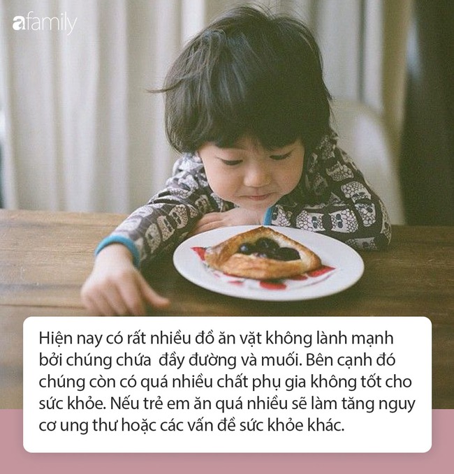 Cậu bé mới 2 tuổi đã mắc ung thư phổi, cha mẹ khóc ngất khi đã đẩy con vào “cửa tử” vì lối sống sai lầm của người lớn mà nhà nào cũng hay gặp - Ảnh 5.