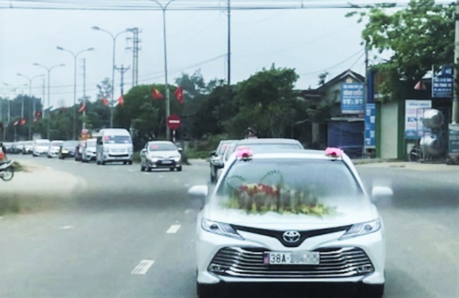 Kỷ luật Phó giám đốc bệnh viện tổ chức đám cưới cho con trai giữa mùa đại dịch Covid-19 - Ảnh 1. Kỷ luật Phó giám đốc bệnh viện tổ chức đám cưới cho con trai giữa mùa đại dịch Covid-19 - Ảnh 1.