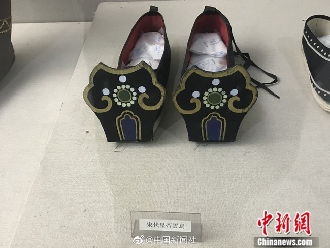 Nguyên nhân giày cổ đại Trung Quốc đều có mũi giày vểnh hướng lên trên: Sự hiểu biết của người xưa thật sự quá sức tưởng tưởng của con cháu - Ảnh 3.