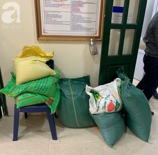 Hà Nội: Sau 14 ngày tự cách ly, cô gái du học sinh góp hơn 1 tấn gạo ủng hộ những hoàn cảnh khó khăn - Ảnh 2.