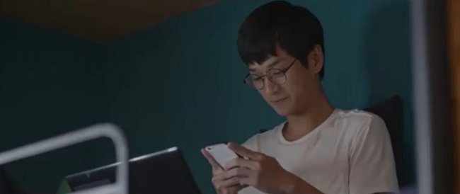Nhà trọ Balanha: Lâm chê Hân "một con chả còn gì" nhưng lại khó chịu khi mẹ bỉm bị tán tỉnh - Ảnh 5. Nhà trọ Balanha: Lâm chê Hân "một con chả còn gì" nhưng lại khó chịu khi mẹ bỉm bị tán tỉnh - Ảnh 5.
