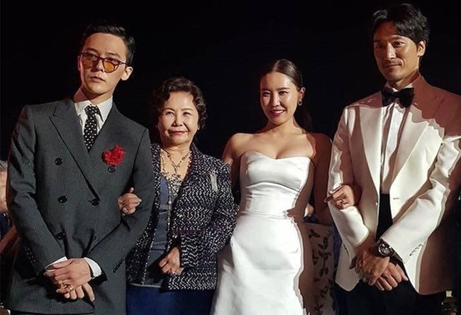 Những chàng trai vàng trong làng đi đám cưới: Lee Min Ho, Hyun Bin làm lu mờ cả chú rể, gây chú ý nhất là cặp đôi này trong hôn lễ của Song - Song - Ảnh 11.