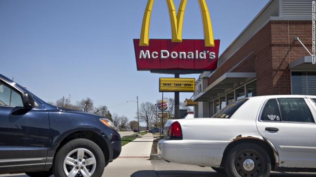 McDonald's tặng nhân viên mỗi ngày một bữa ăn miễn phí kèm thông điệp xúc động &quot;Bạn xứng đáng được nghỉ ngơi hôm nay!&quot; - Ảnh 1.