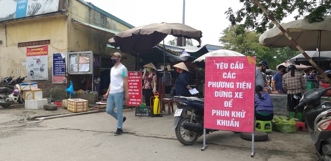 Phó thủ tướng: Nguy cơ dịch bệnh vẫn còn xung quanh ta, hạn chế tối đa đi ra ngoài, hạn chế tiếp xúc - Ảnh 2.