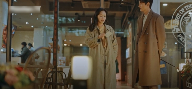 &quot;Quân vương bất diệt&quot; tập 3: Tốn công &quot;bao nuôi&quot;, Lee Min Ho lại bỏ đi âm thầm khiến Kim Go Eun đau lòng đến suýt khóc - Ảnh 6.