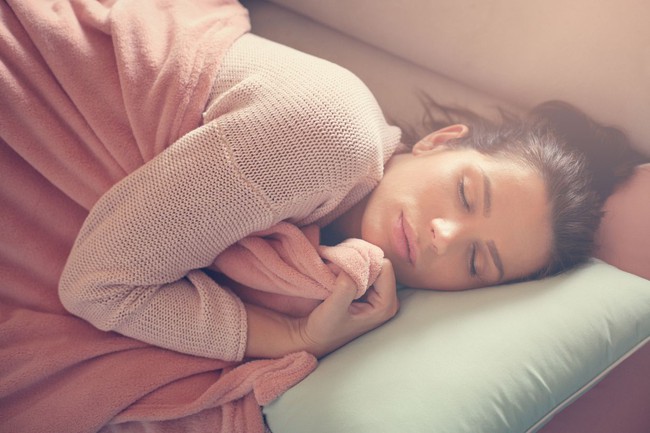 Bí quyết giúp bạn ngủ ngon hơn khi mắc cúm và cảm lạnh - Ảnh 2.