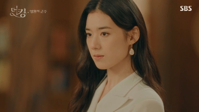 &quot;Quân vương bất diệt&quot; tập 4: Tan chảy cảnh Lee Min Ho ôm Kim Go Eun vào lòng, cưỡi ngựa bước vào thế giới chỉ có đôi ta - Ảnh 3.
